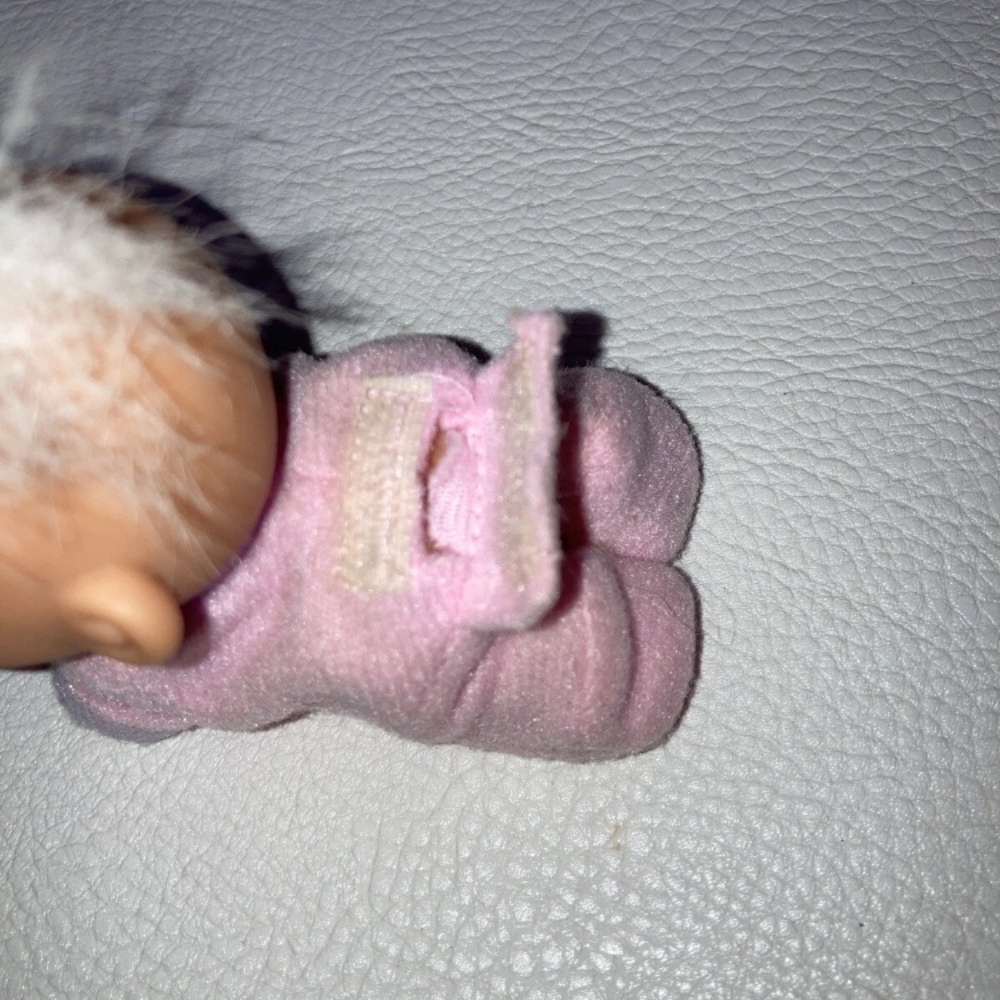 CRAWLING BABY GIRL - 3" Russ Troll Doll White Hair / Full Piece Outfit  Vintage - Picture 2 of 6